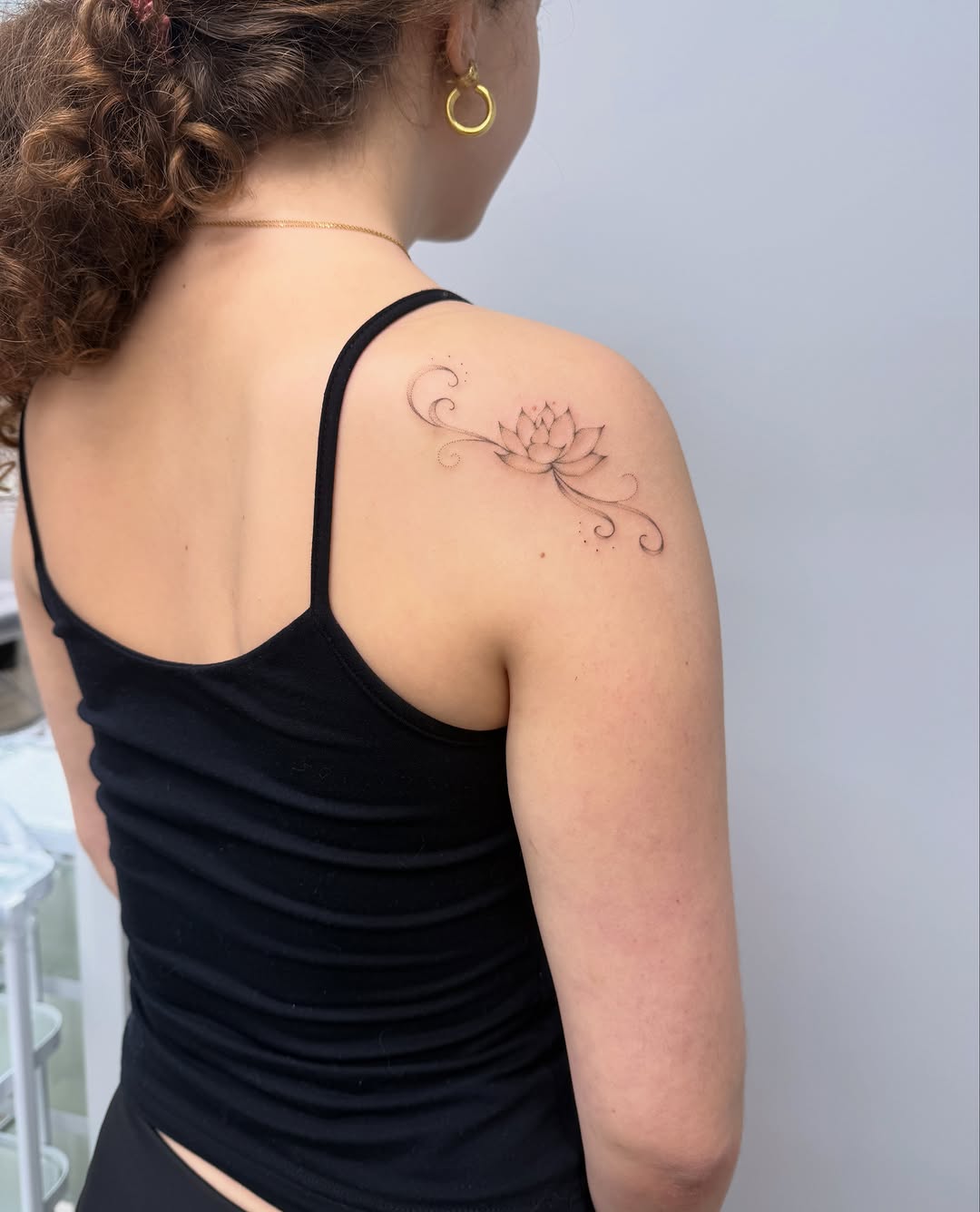 Tattoo by @so0mps — fine_line, dotwork