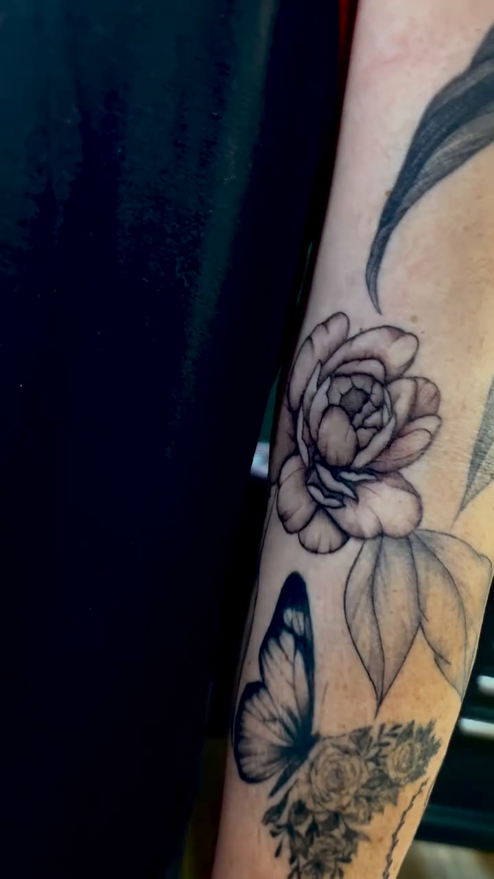 Tattoo by @andyrz_inkzzz — fine_line, black_and_grey