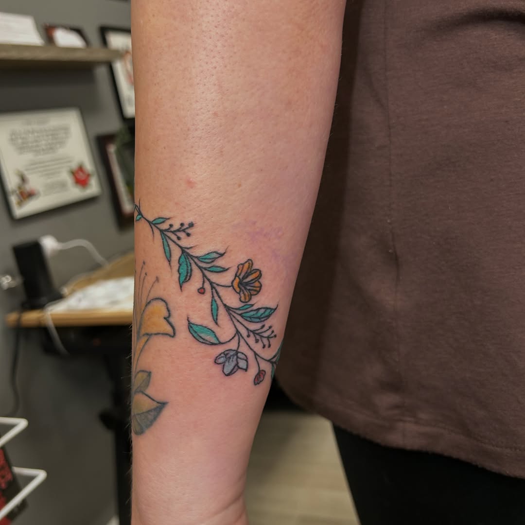 Tattoo by @esaconytattoo — fine_line, illustrative