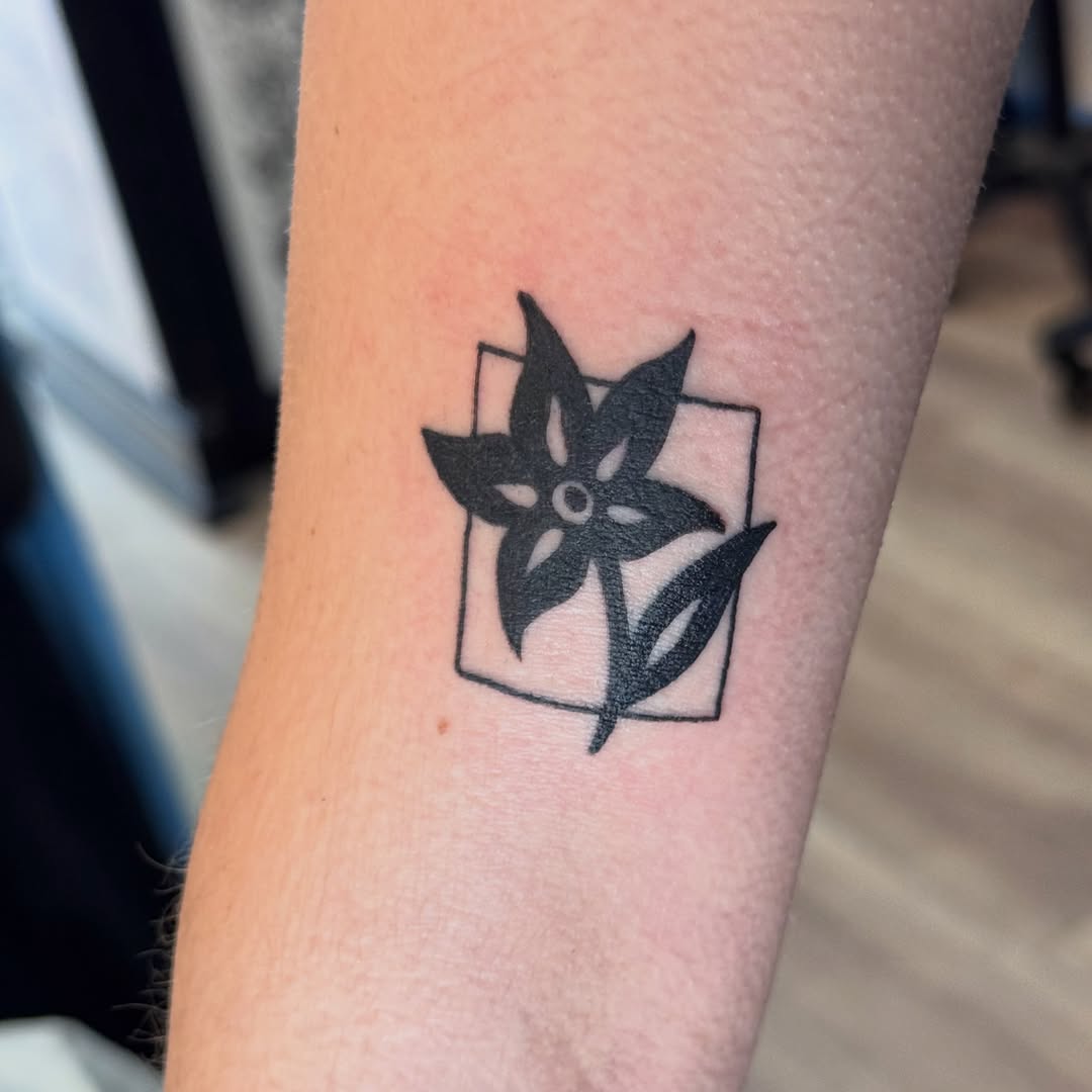 Tattoo by @summerthymetattoo — blackwork