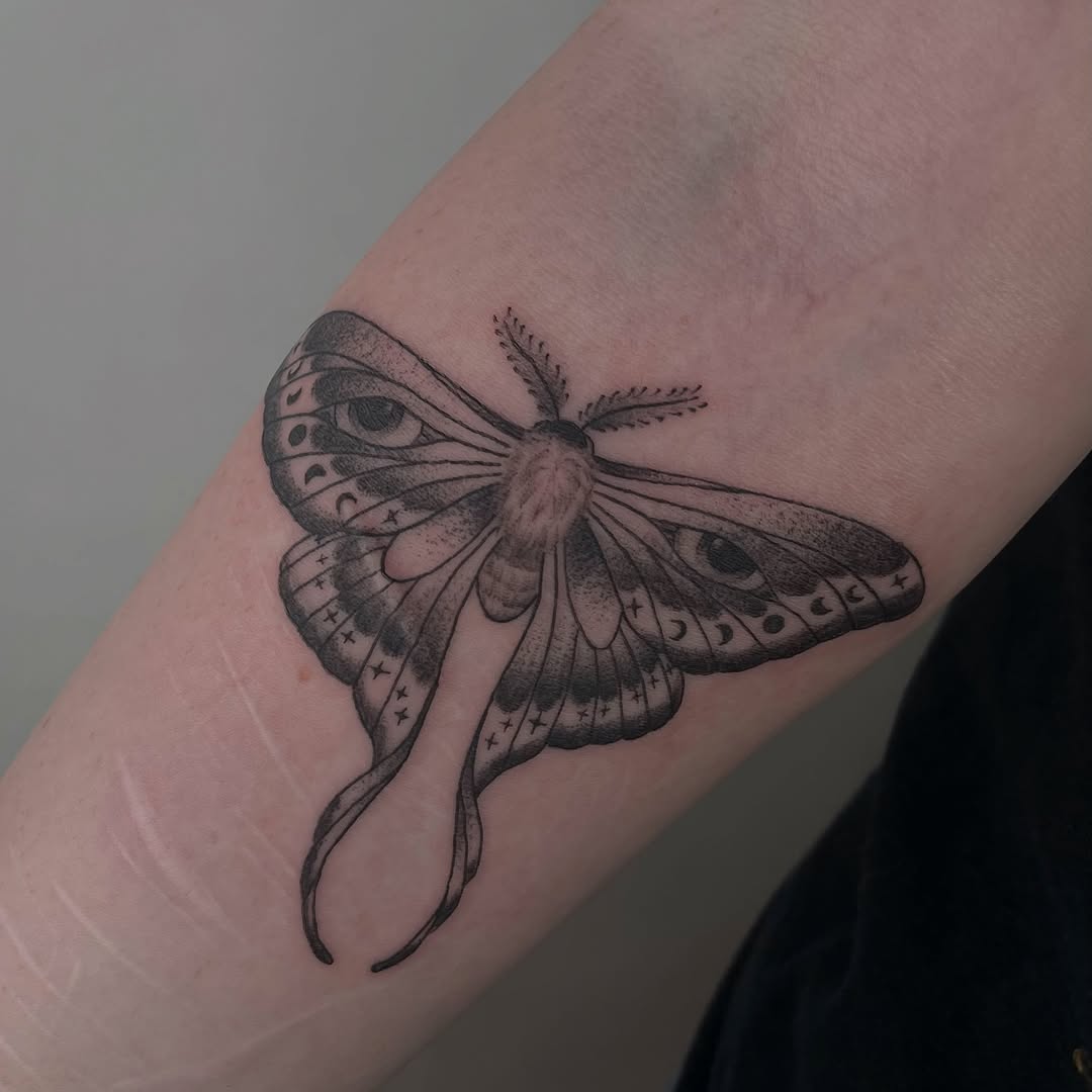 Tattoo by @jennanabread_ink — black_and_grey, dotwork