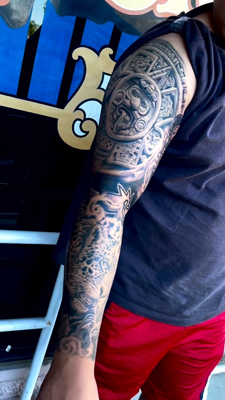 Tattoo by @doeboy818 β geometric, black_and_grey