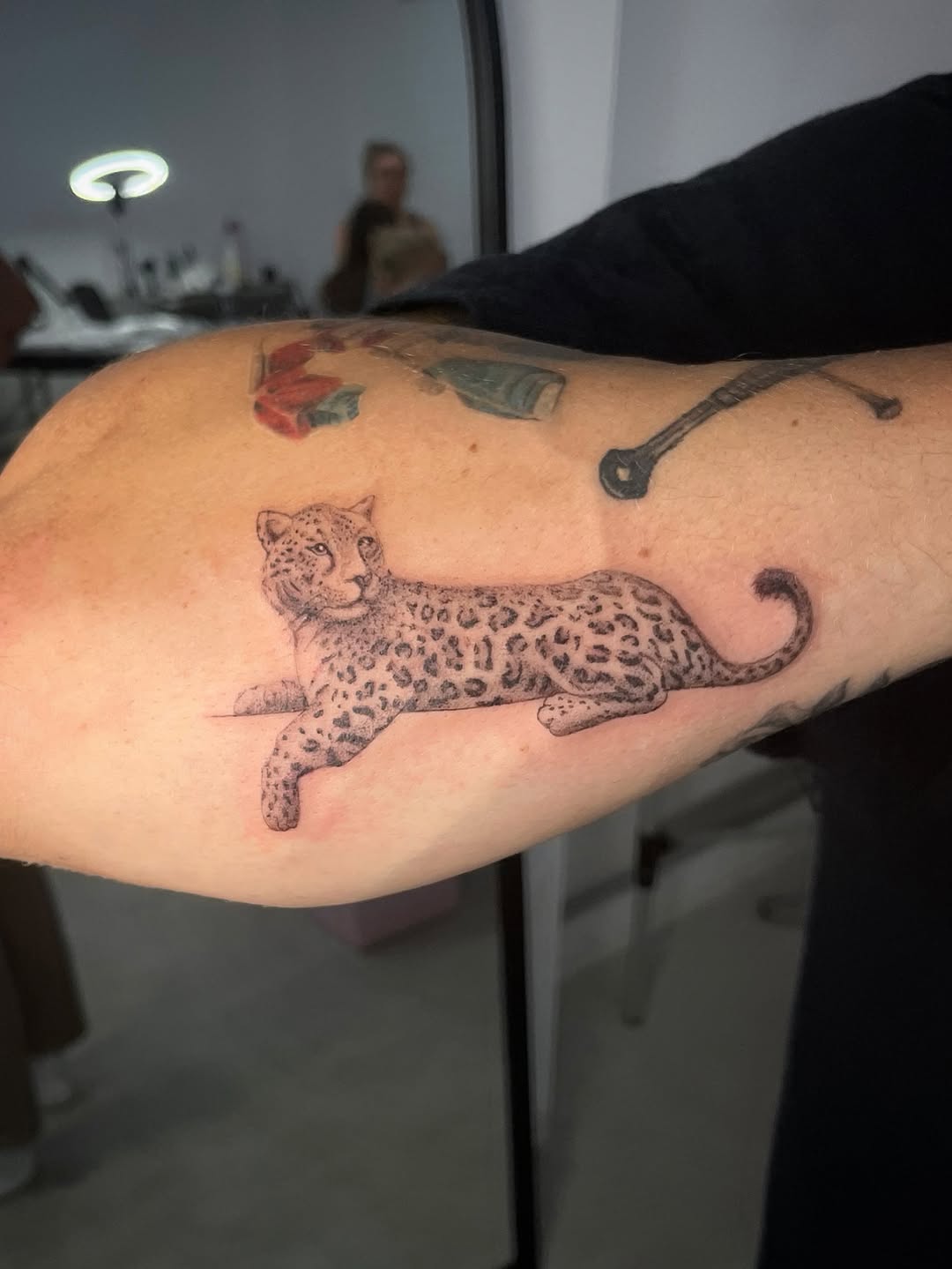 Tattoo by @aquanoir — realism, dotwork