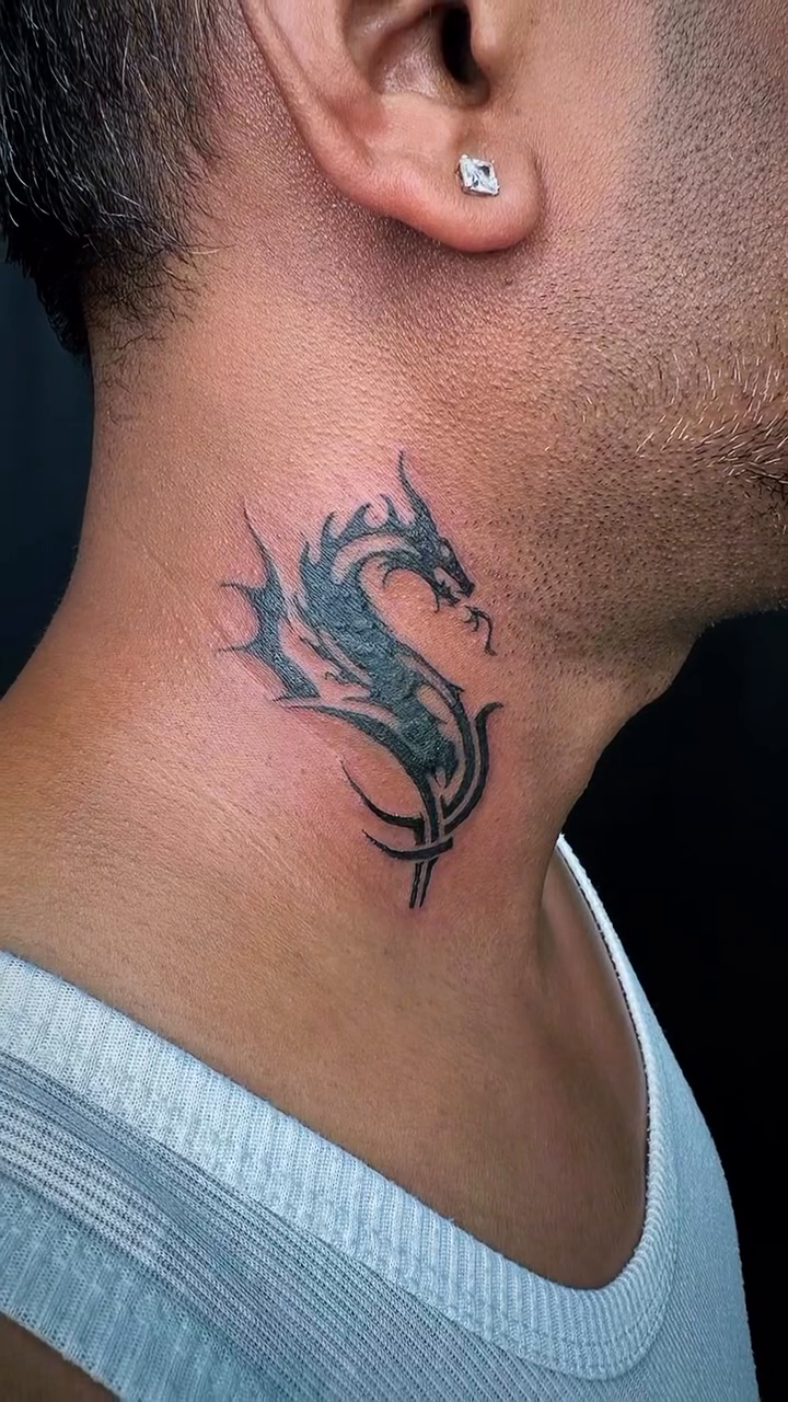 Tattoo by @colinmohamed โ black_and_grey, fine_line
