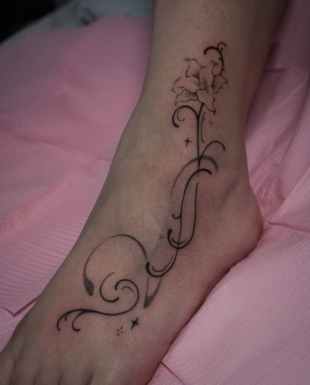 Tattoo by @gremlin.tats β fine_line, black_and_grey