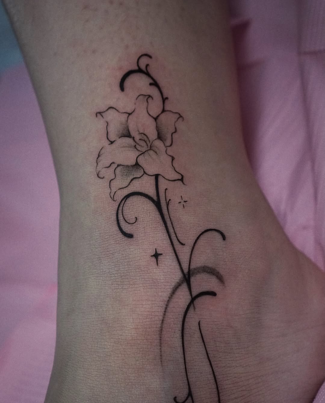 Tattoo by @gremlin.tats β fine_line, black_and_grey
