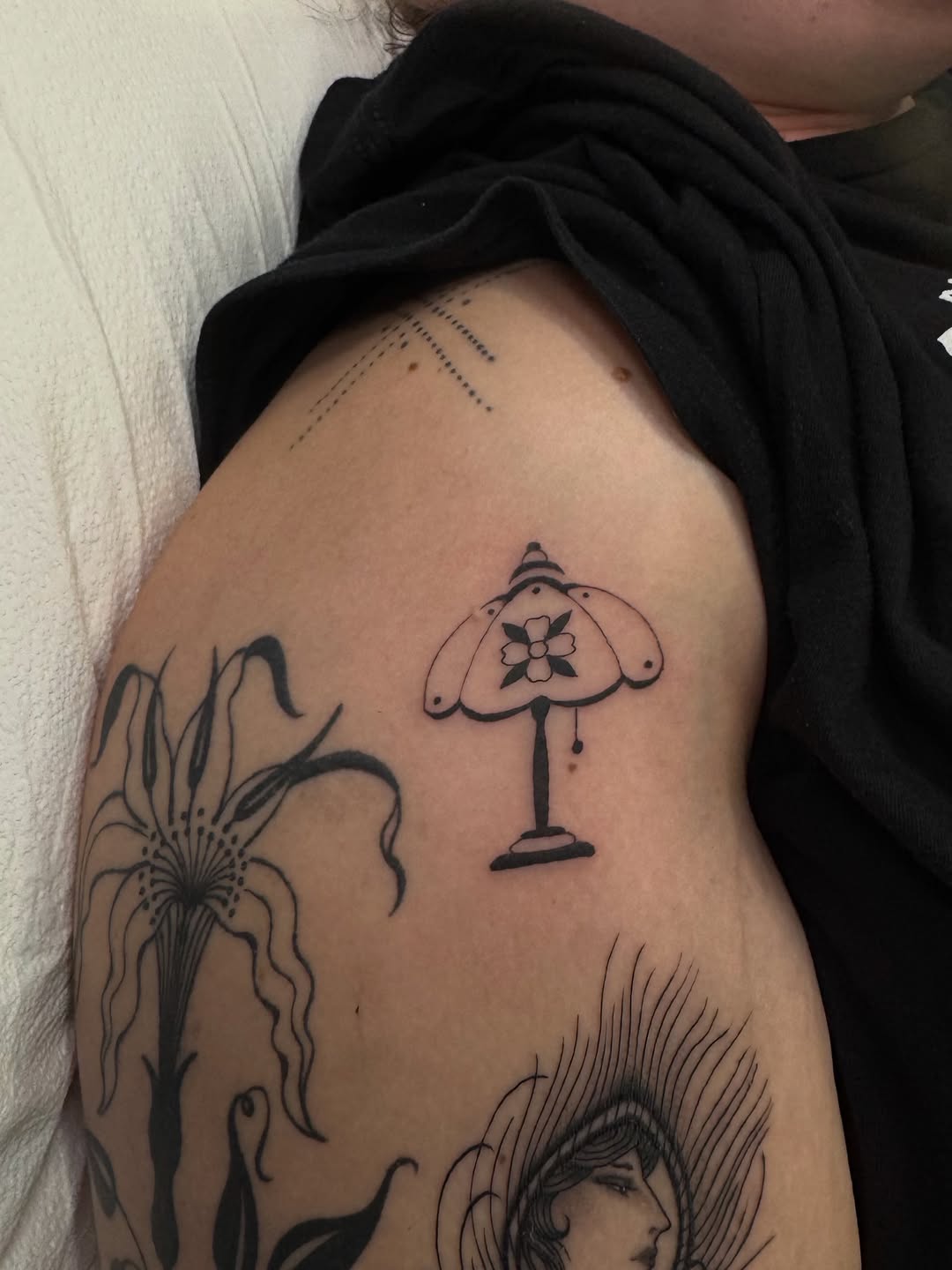 Tattoo by @sondy.tat — fine_line, blackwork