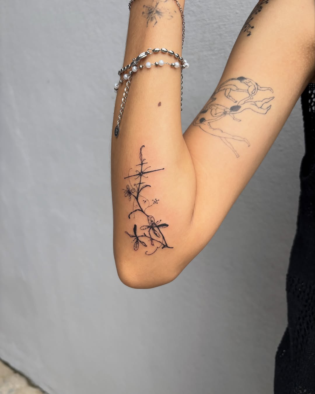 Tattoo by @filo.tatt โ fine_line, illustrative