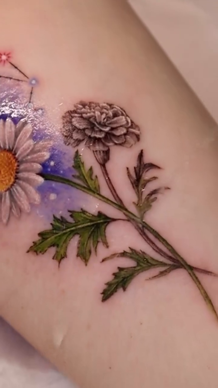 Tattoo by @miiu_tattoo — fine_line, watercolor