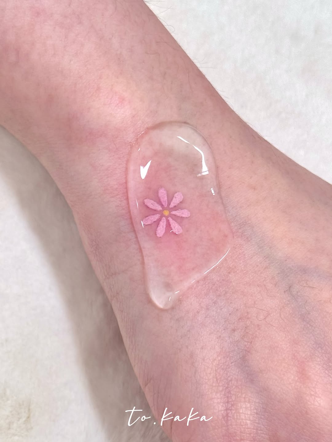 Tattoo by @to.kaka_tattoo — fine_line, minimalist