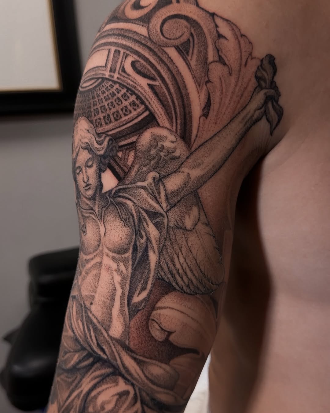 Tattoo by @cot_tattoo โ black_and_grey, dotwork