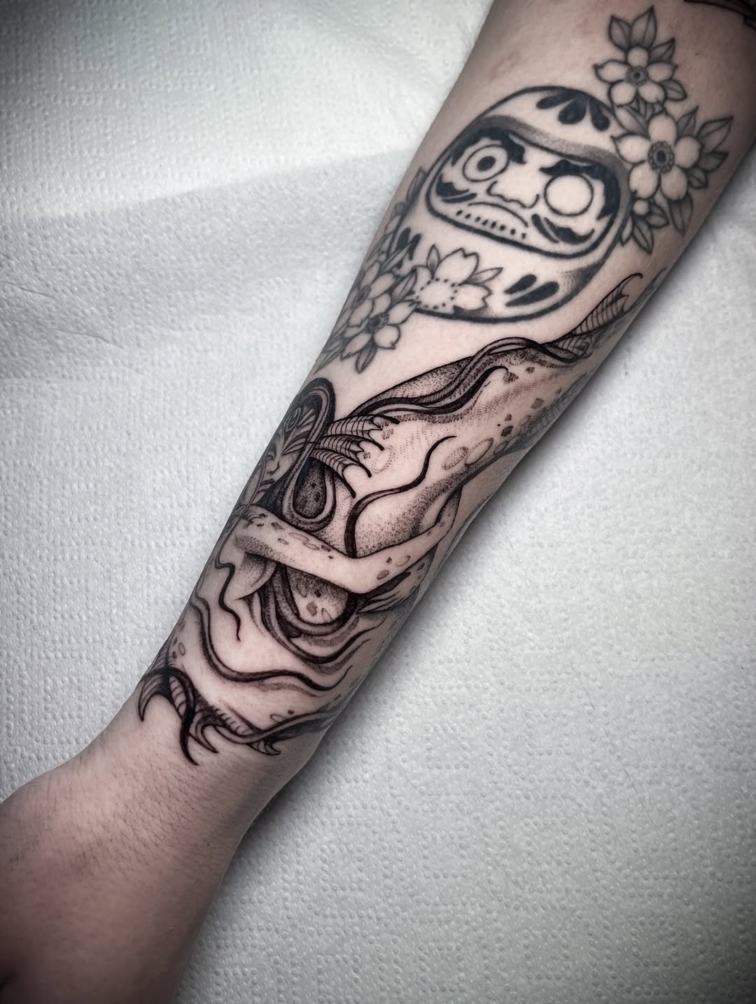 Tattoo by @arterego.ttt โ japanese_irezumi, dotwork