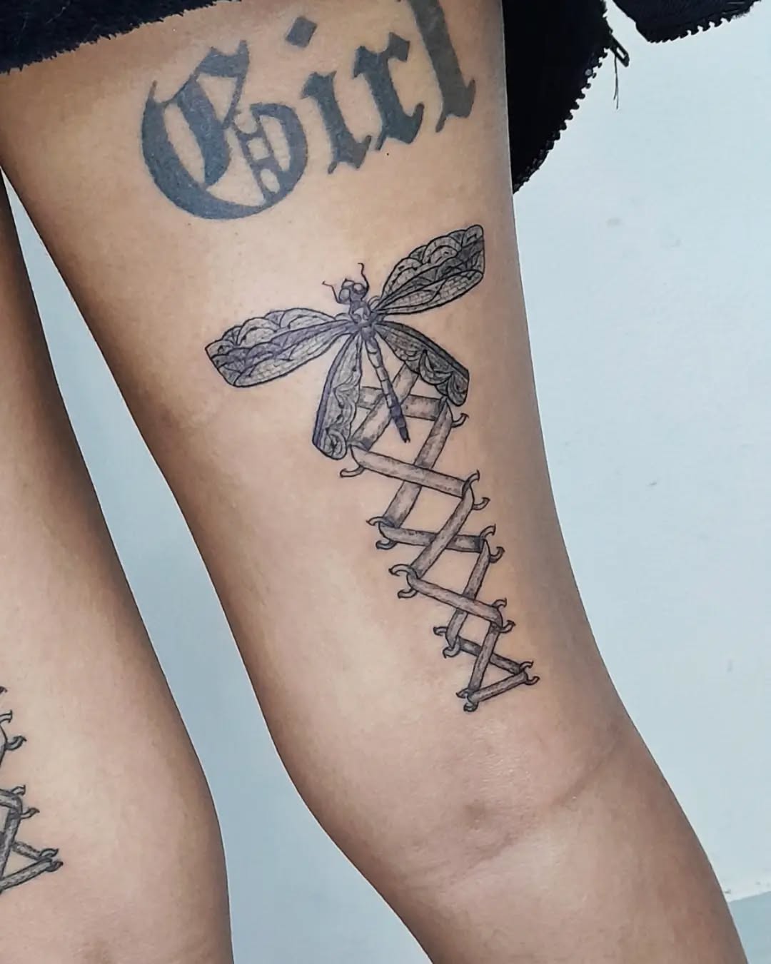 Tattoo by @wesleyfdm — fine_line, black_and_grey