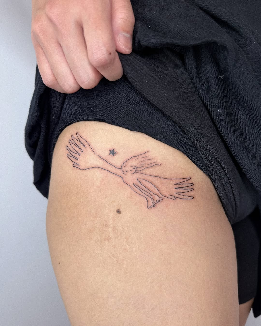 Tattoo by @____e_d_e_n____ β fine_line, minimalist