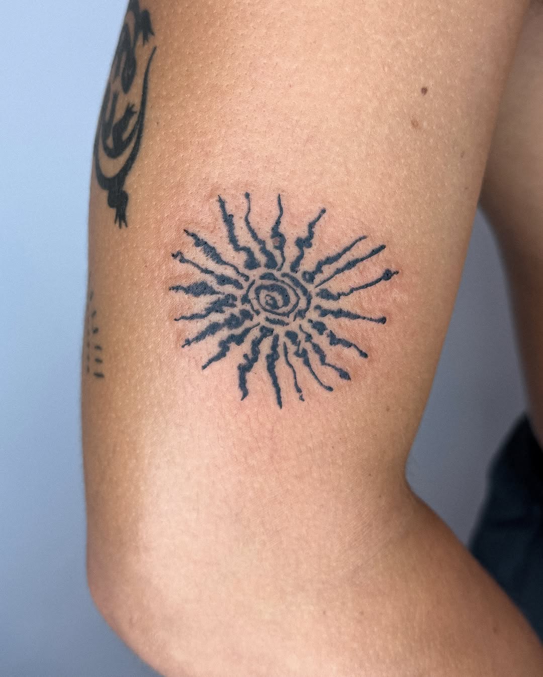 Tattoo by @____e_d_e_n____ β blackwork