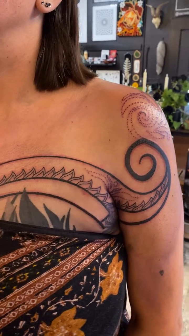 Tattoo by @esauuce — geometric, blackwork