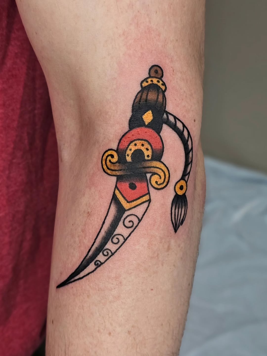 Tattoo by @alexalachutatattoos โ american_traditional