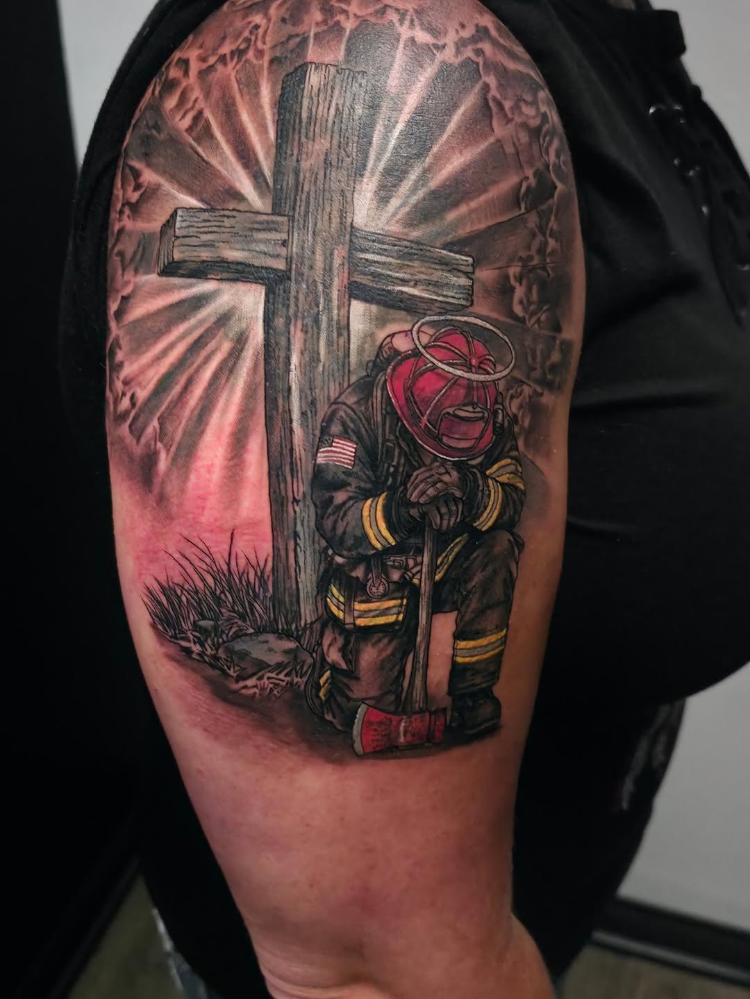 Tattoo by @vens.tattoo โ realism, black_and_grey