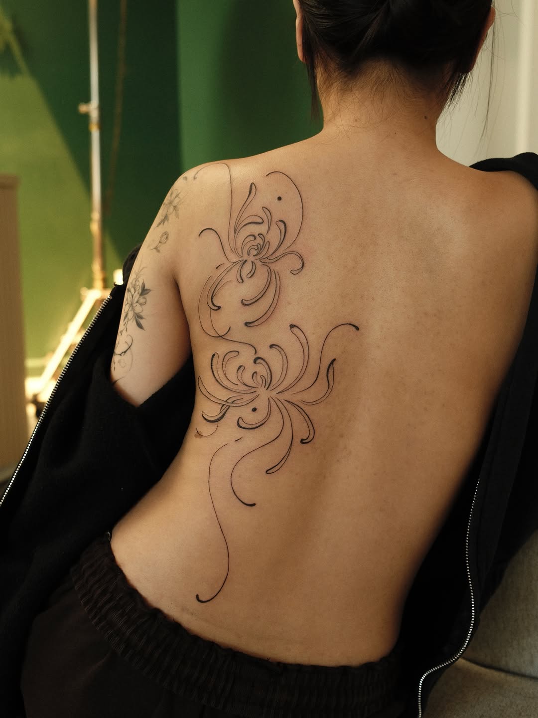 Tattoo by @whoisvtatts — fine_line