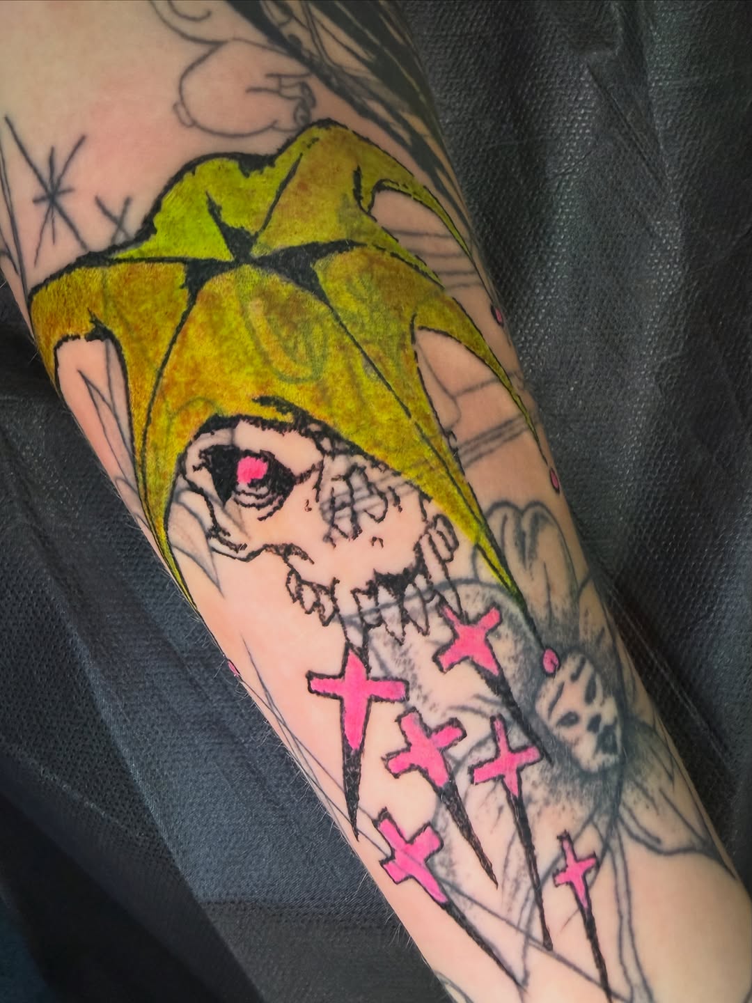 Tattoo by @noahvincenttattoo — new_school, trash_polka