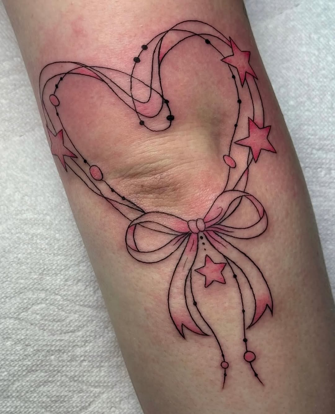 Tattoo by @baka_notgonnahurtyou — fine_line, minimalist