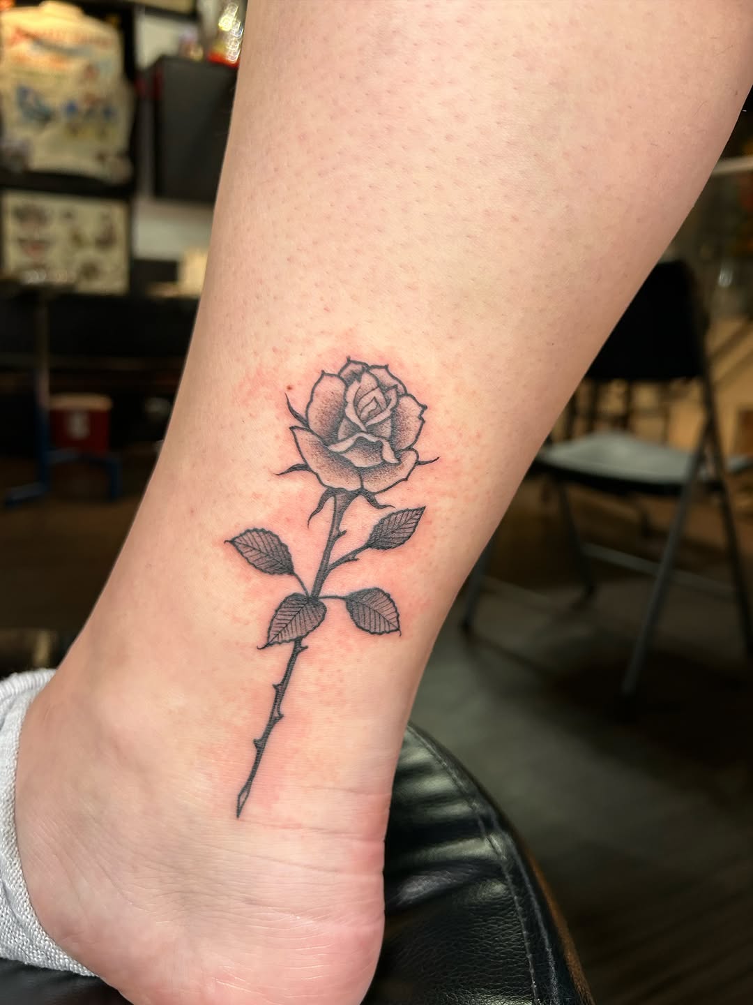 Tattoo by @reymon_tattoos — black_and_grey, fine_line