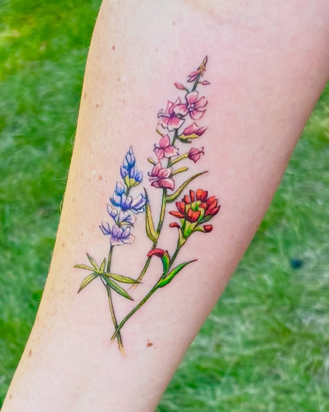 Tattoo by @kelseydzintars — fine_line, watercolor