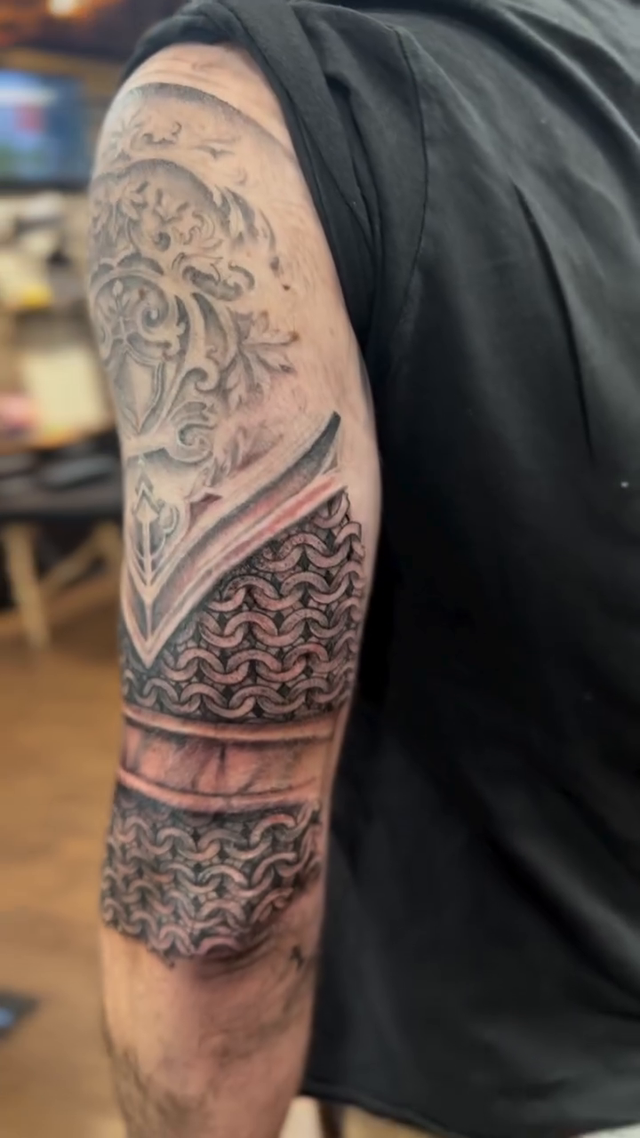 Tattoo by @lydiabruno13 — black_and_grey, realism