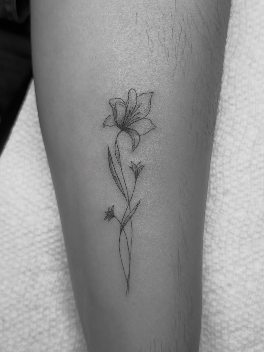 Tattoo by @yennyinktattoo — fine_line