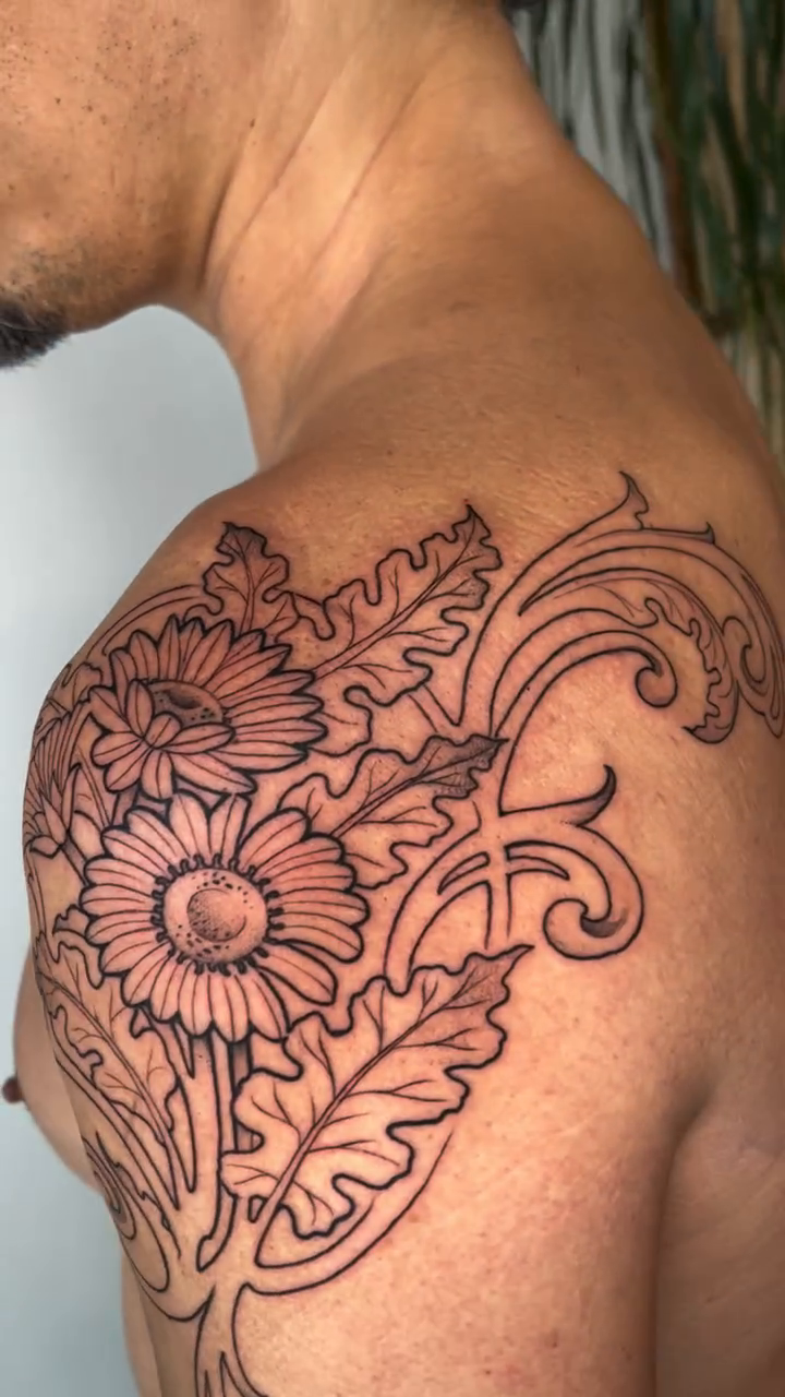 Tattoo by @samanthacastrovinci — neo_traditional, blackwork