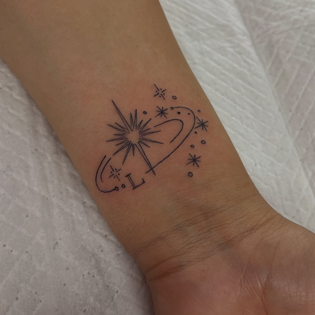 Tattoo by @inknpaint.society โ fine_line, minimalist