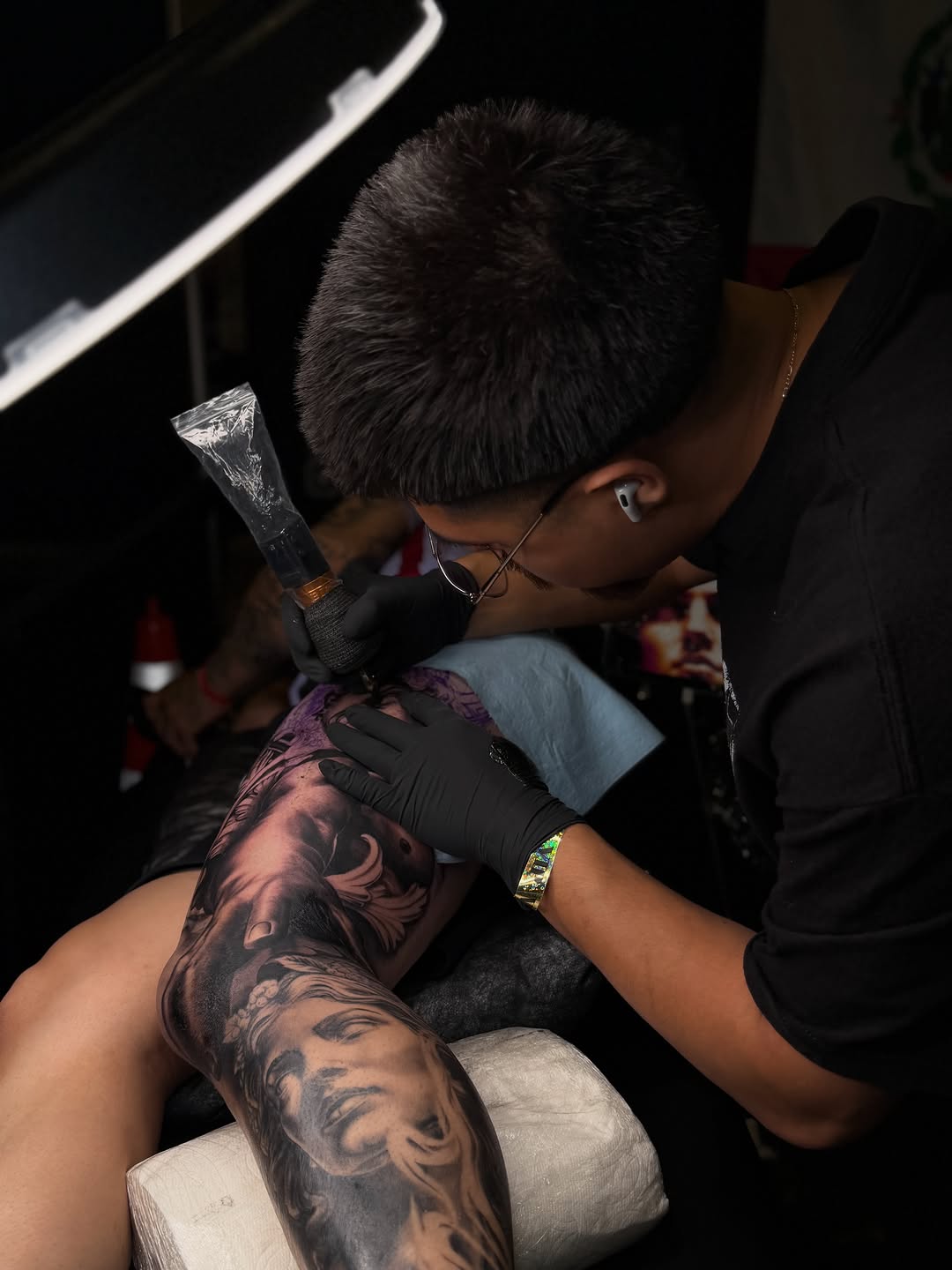 Tattoo by @lasmanosdeltoro — realism, black_and_grey