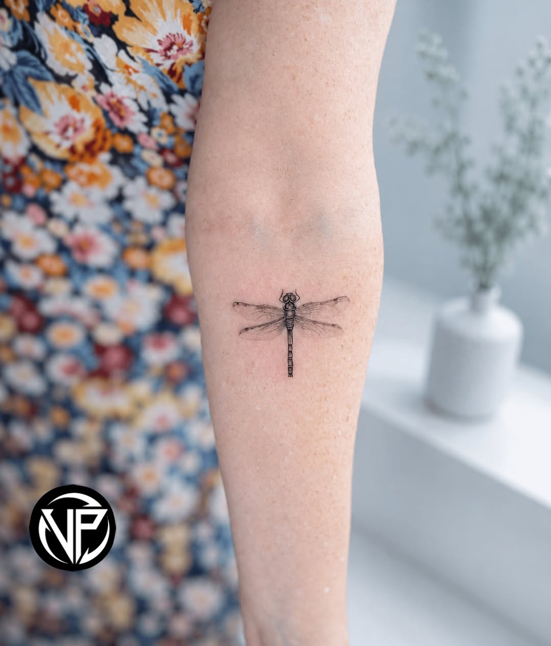 Tattoo by @vu.holistic — fine_line, black_and_grey
