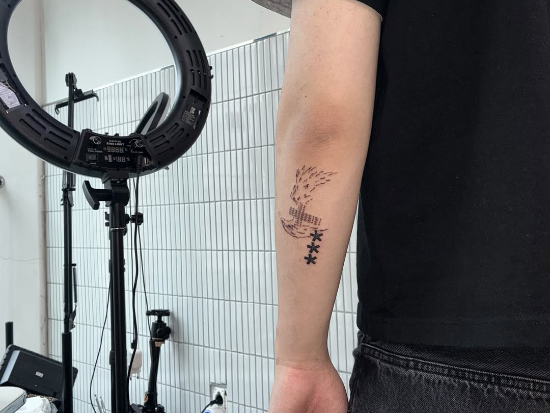 Tattoo by @8th.ho โ fine_line, geometric