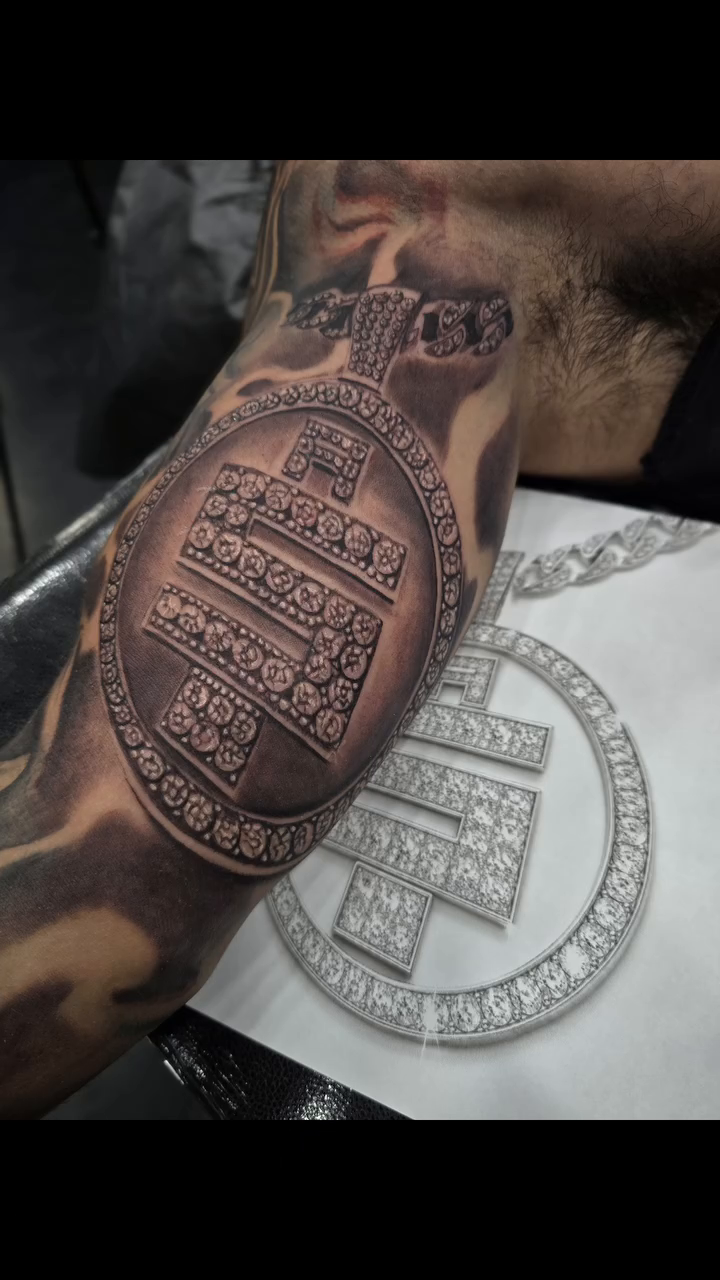 Tattoo by @mayleninks — black_and_grey, realism