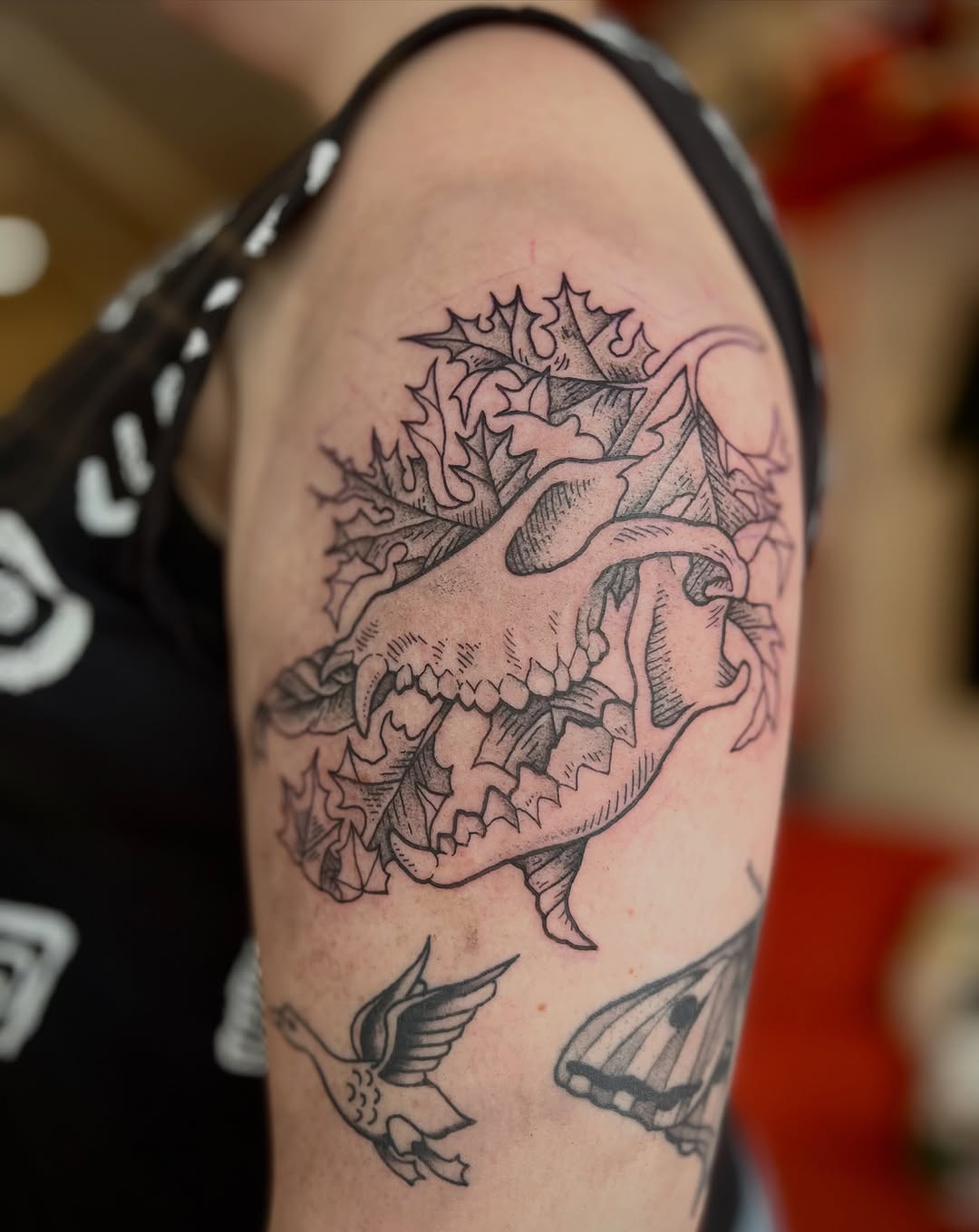 Tattoo by @coyotejo.tattoo — black_and_grey, illustrative