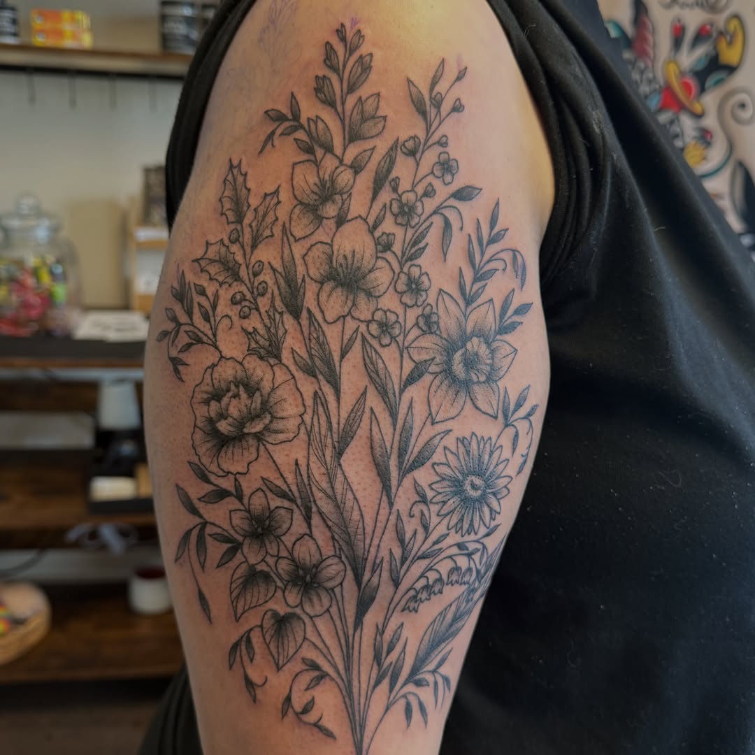 Tattoo by @mylenemassacre — fine_line, black_and_grey