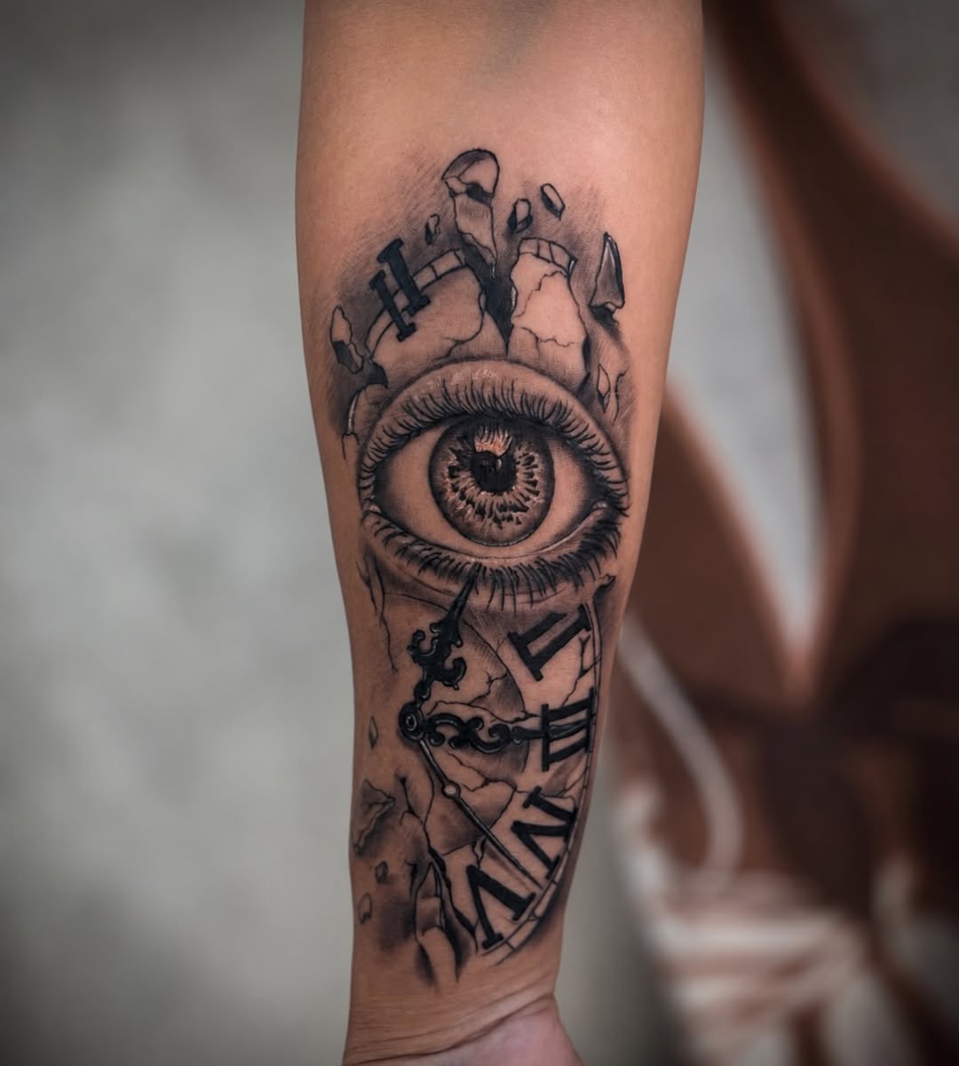 Tattoo by @mauricio_goiss — realism, black_and_grey