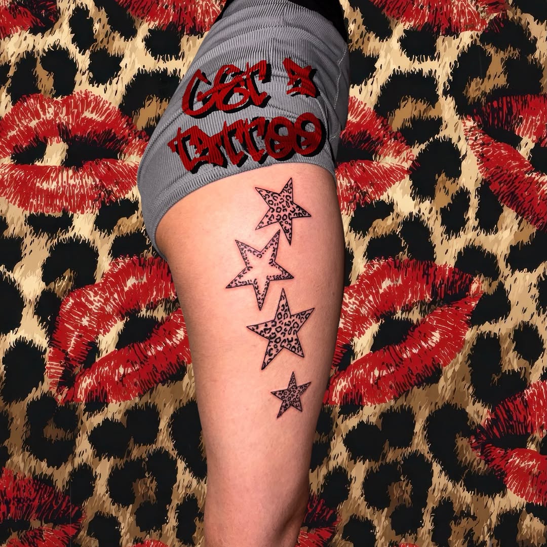 Tattoo by @tatsbycomet — fine_line