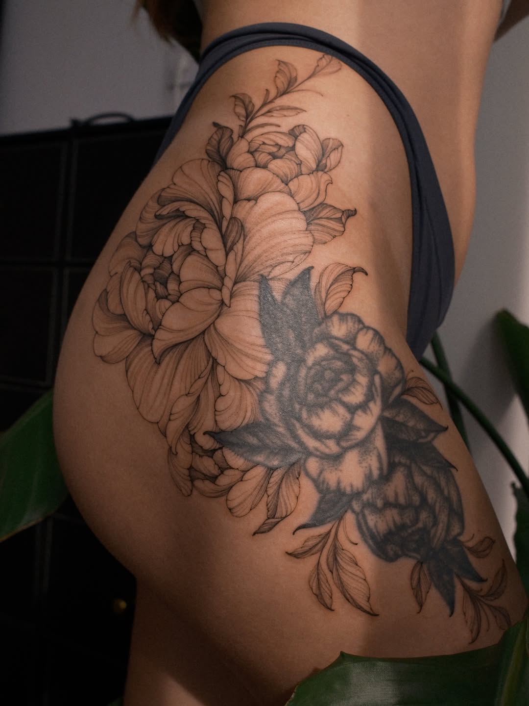 Tattoo by @yuyutattoo — fine_line, black_and_grey