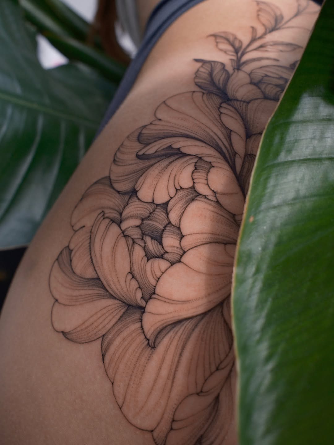 Tattoo by @yuyutattoo — fine_line, black_and_grey