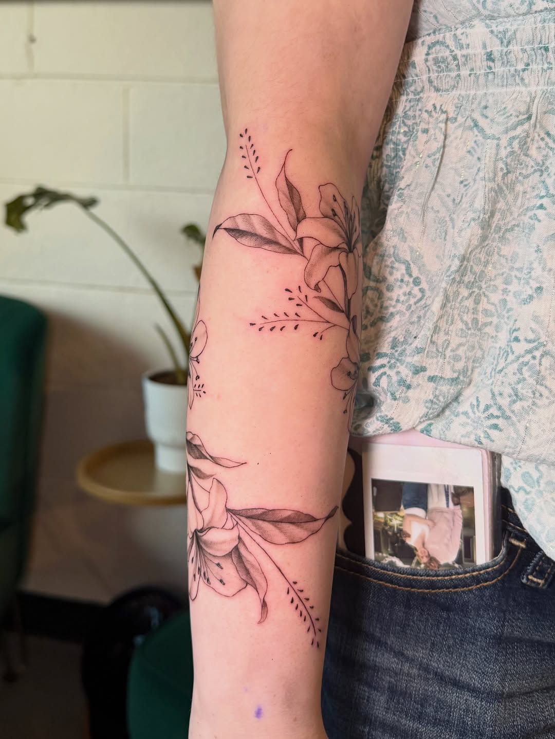 Tattoo by @emprintedd β fine_line, black_and_grey