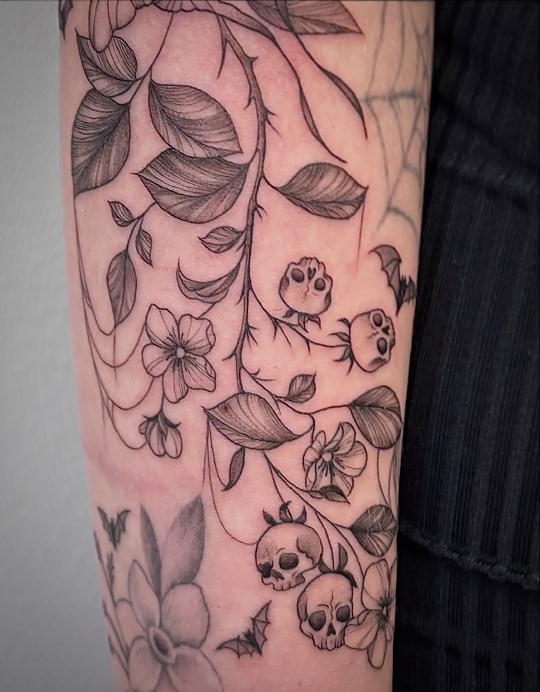 Tattoo by @amp.tattoos — black_and_grey, illustrative