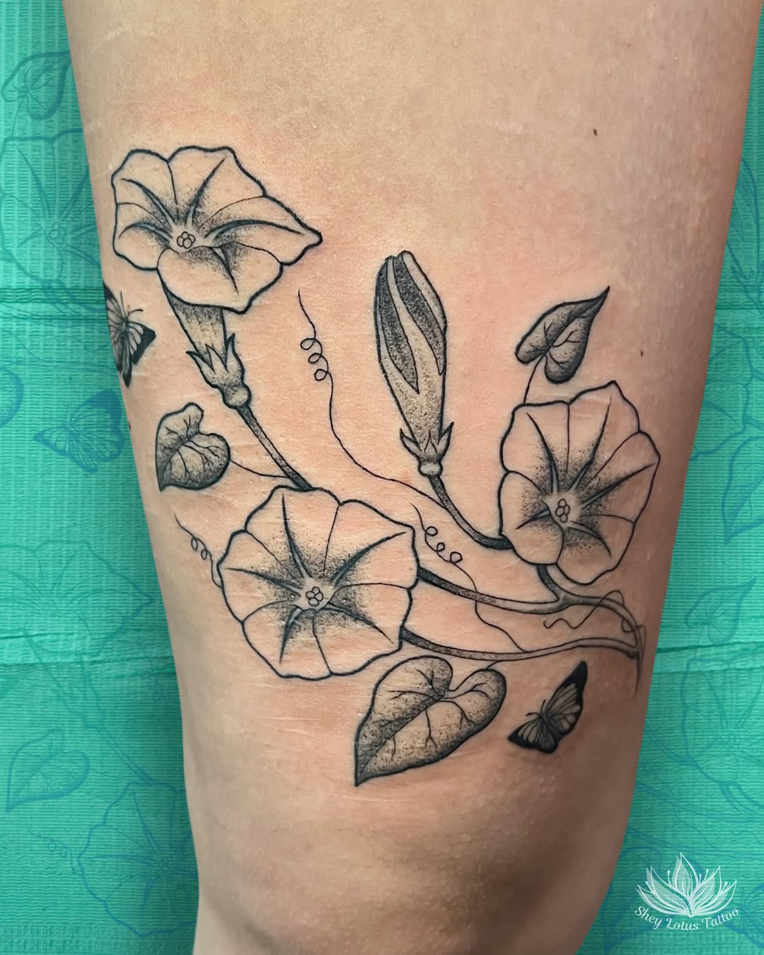 Tattoo by @sheylotustattoo β black_and_grey, fine_line