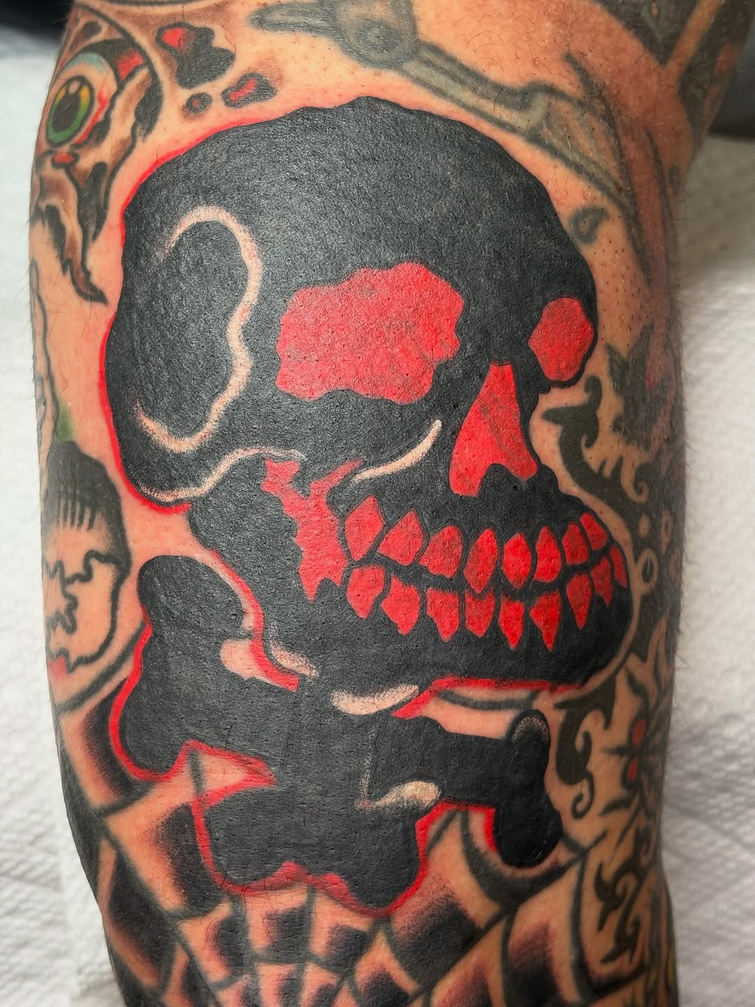 Tattoo by @andrewsilvatattoo — american_traditional, blackwork
