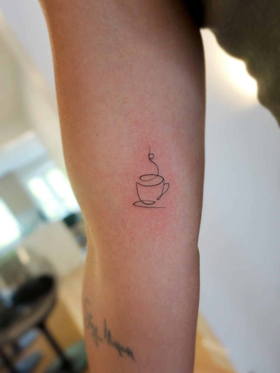 Tattoo by @yuri_tattooer — fine_line, minimalist
