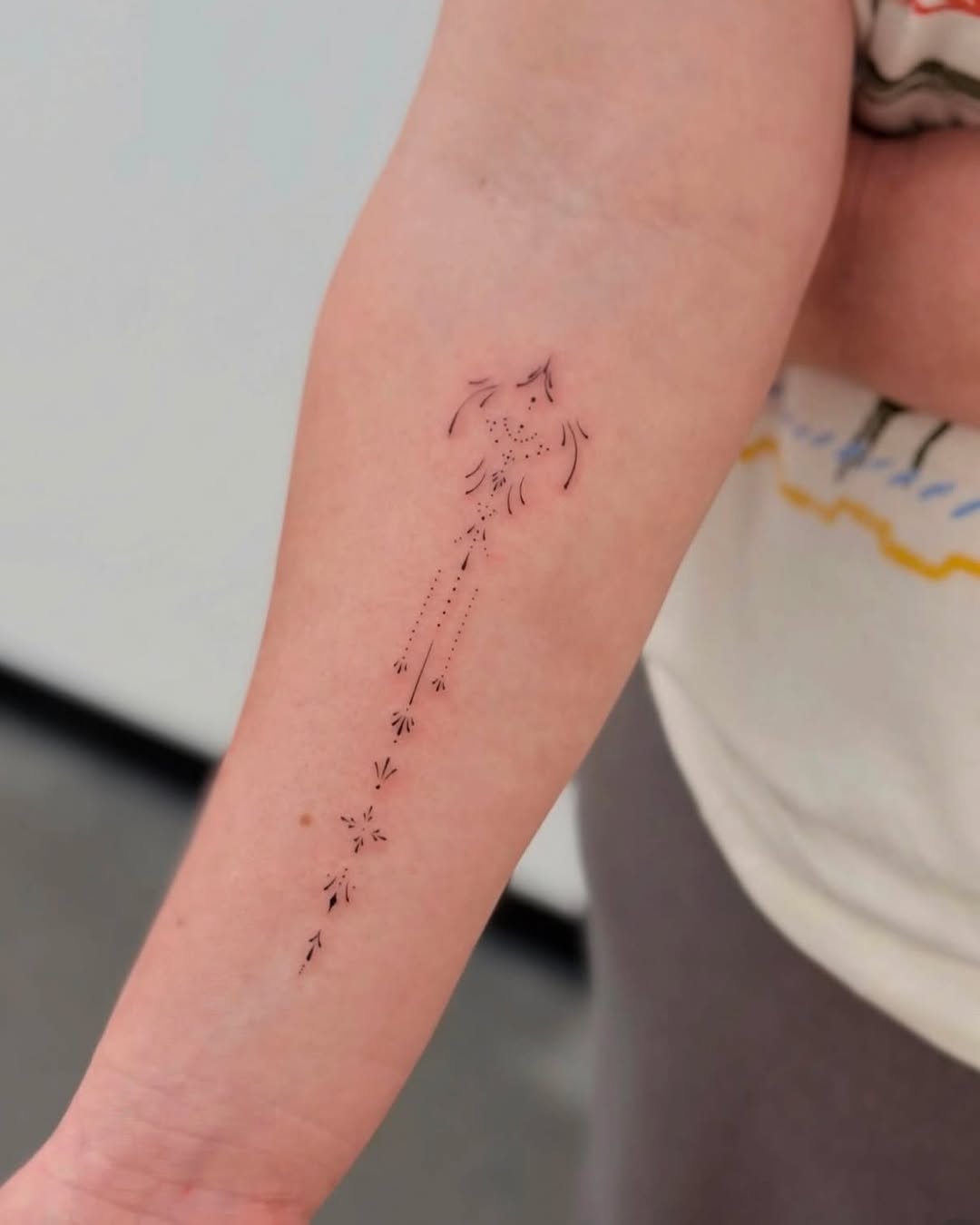 Tattoo by @olyamur.tatts — fine_line, minimalist
