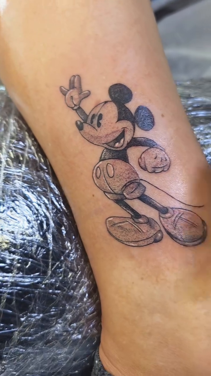 Tattoo by @robby_patiu — black_and_grey, realism