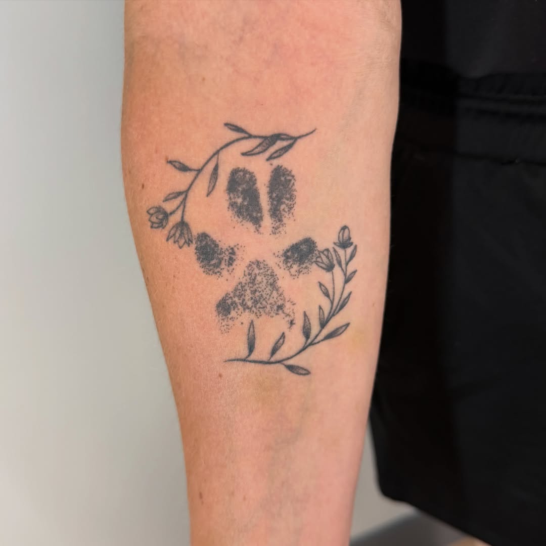 Tattoo by @trashcat.tattoos — fine_line, dotwork