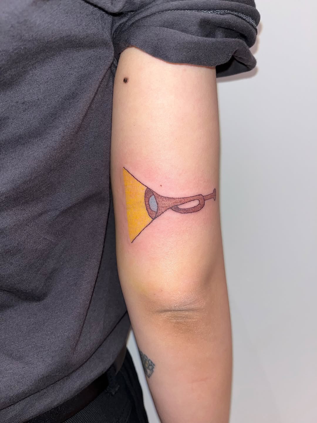 Tattoo by @allmyfeelingwerefake — new_school